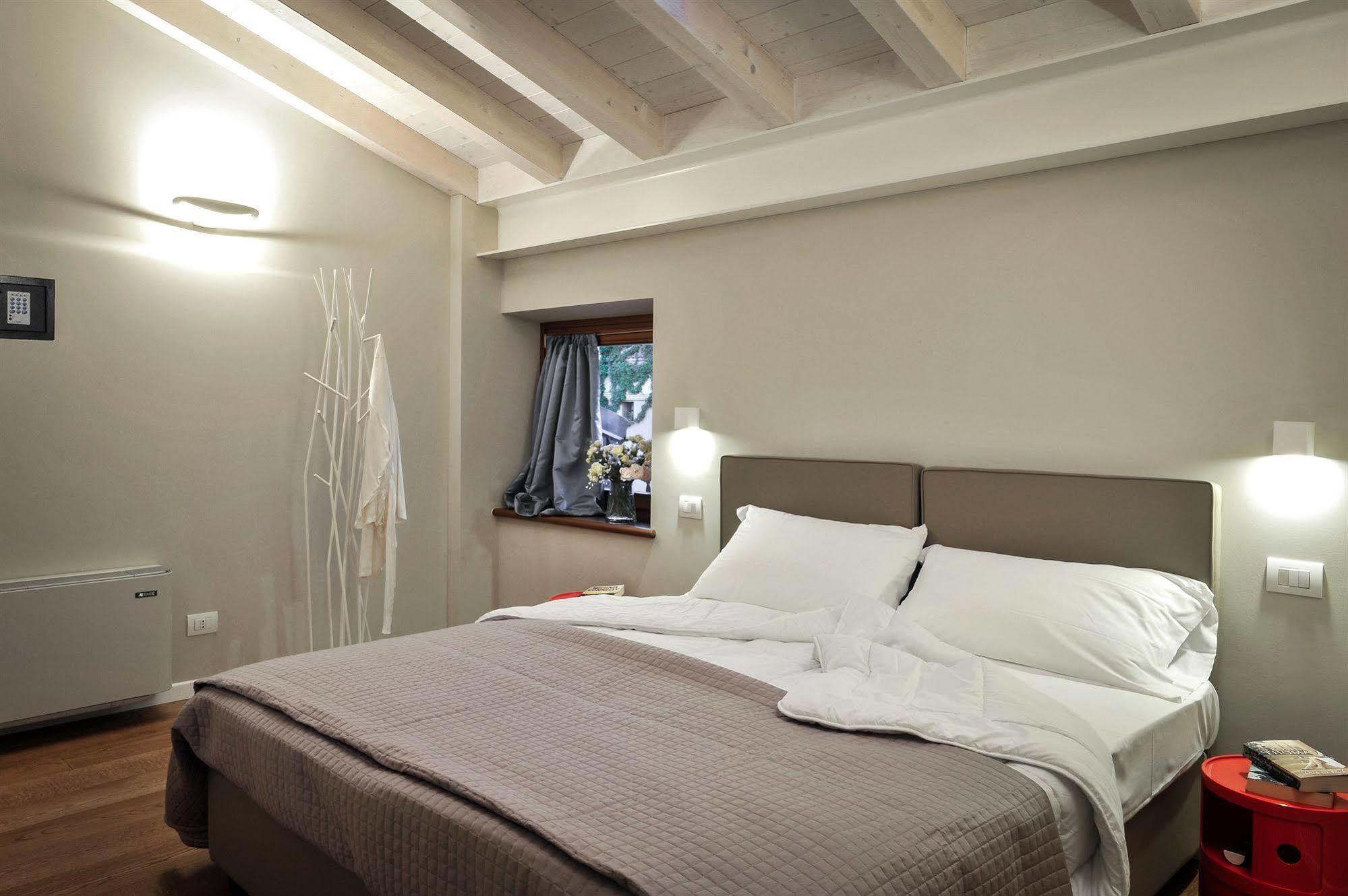 Belvivere Suites Sona Buitenkant foto