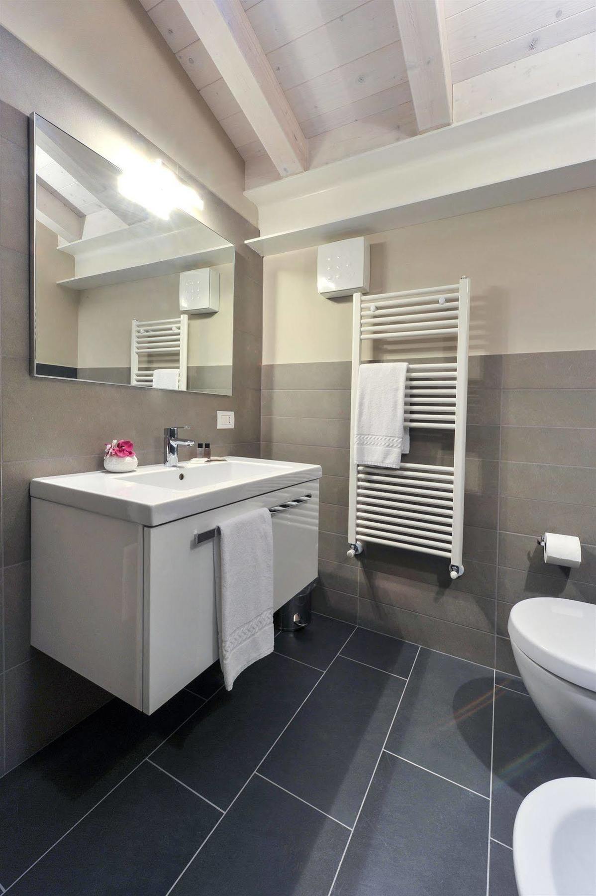 Belvivere Suites Sona Buitenkant foto